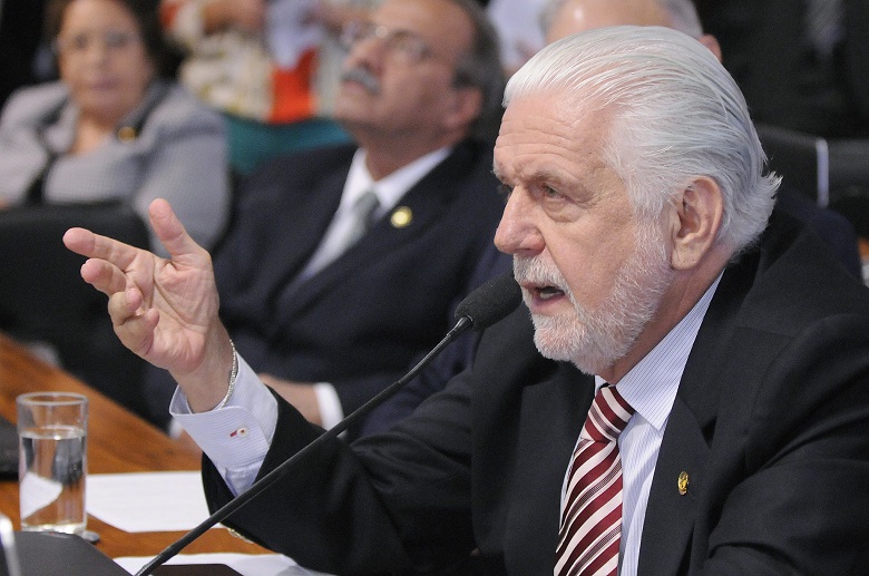 Wagner defende a normalização institucional do Brasil