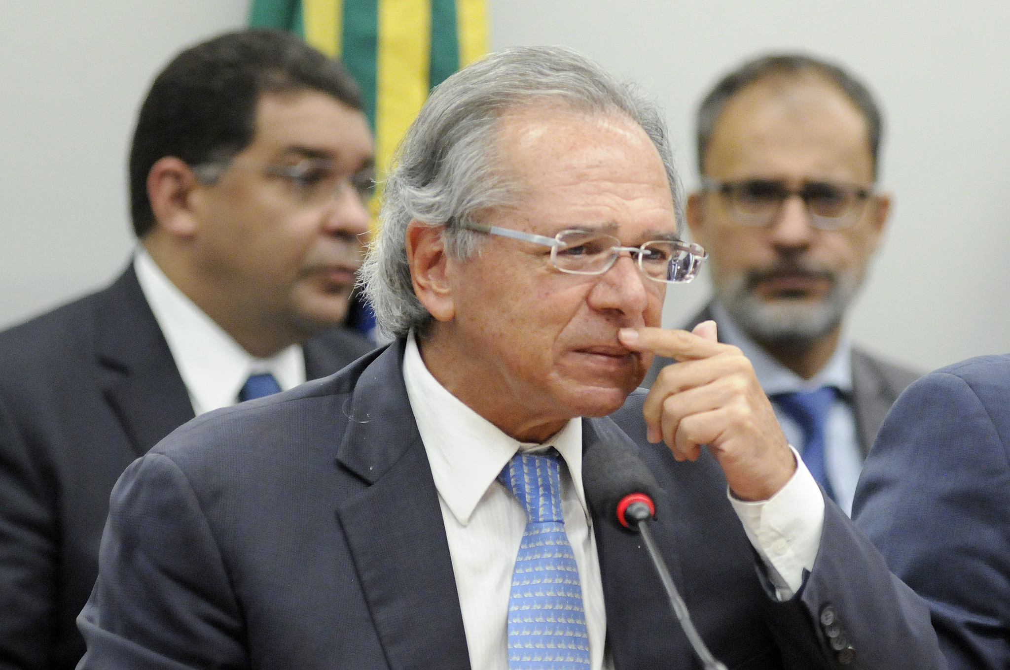 Paulo Guedes diz que fusão entre Banco do Brasil e Bank of America