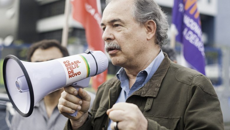 “Autoritarismo de Bolsonaro não tem limites”