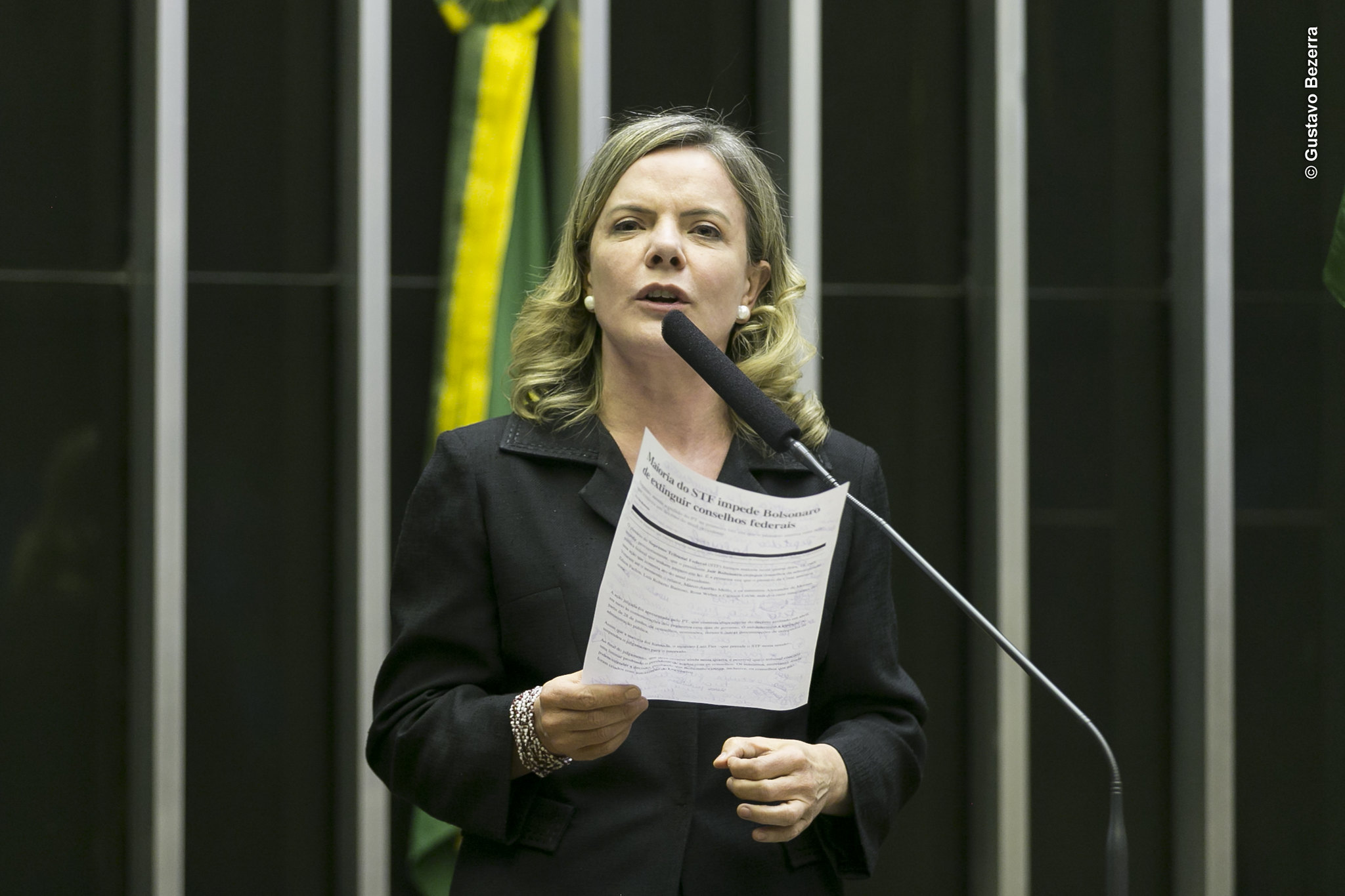 Gleisi Hoffmann: Lula é vítima de um juiz que tem lado