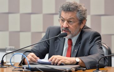Paulo Rocha aprova emendas de incentivo à pesquisa para Orçamento
