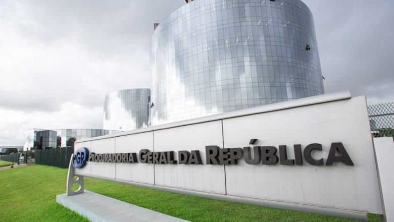 PT aciona PGR contra Bolsonaro, Onyx e Guedes por compra de votos