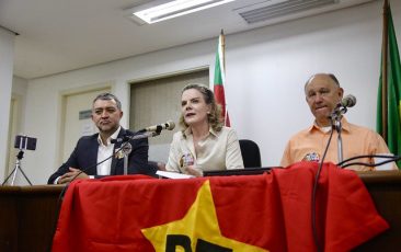 PT apresenta Plano de Emprego e Renda em Porto Alegre
