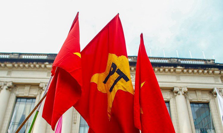 PT vai à Justiça contra armação sobre PCC