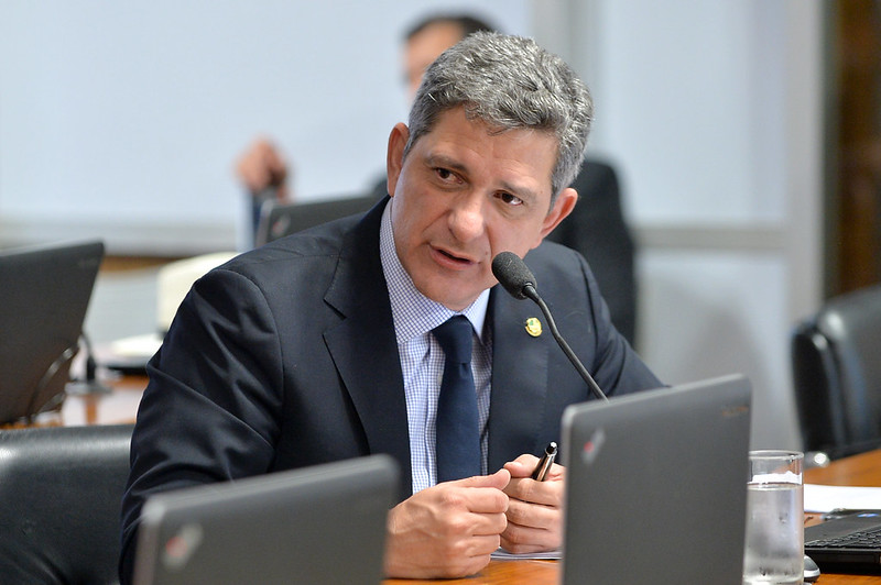 Rogério cobra explicações sobre saída da Petrobras do Nordeste