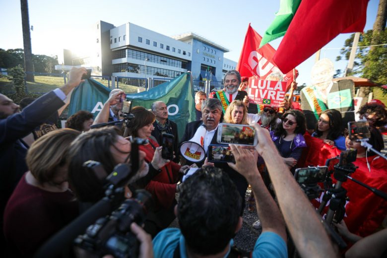 Liberdade de Lula é uma causa mundial, dizem sindicalistas