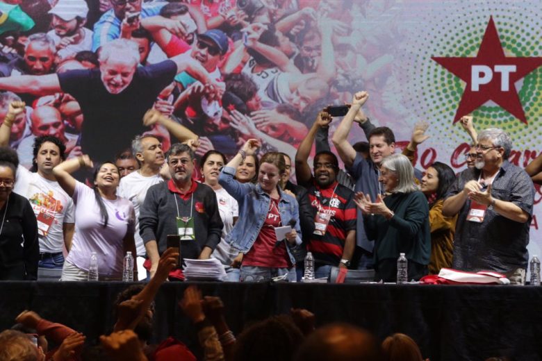 Gleisi Hoffmann reeleita presidenta do Partido dos Trabalhadores