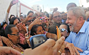 TRF-4 julgou ex-presidente Lula como inimigo, alerta Zanin