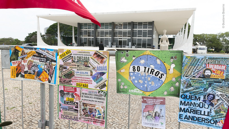 PT e Oposição protocolam notícia-crime no STF contra Bolsonaro