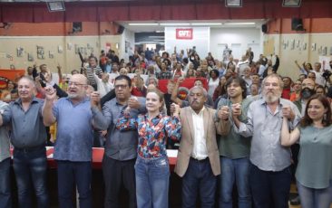 Centrais, movimentos sociais e partidos lançam plano emergencial