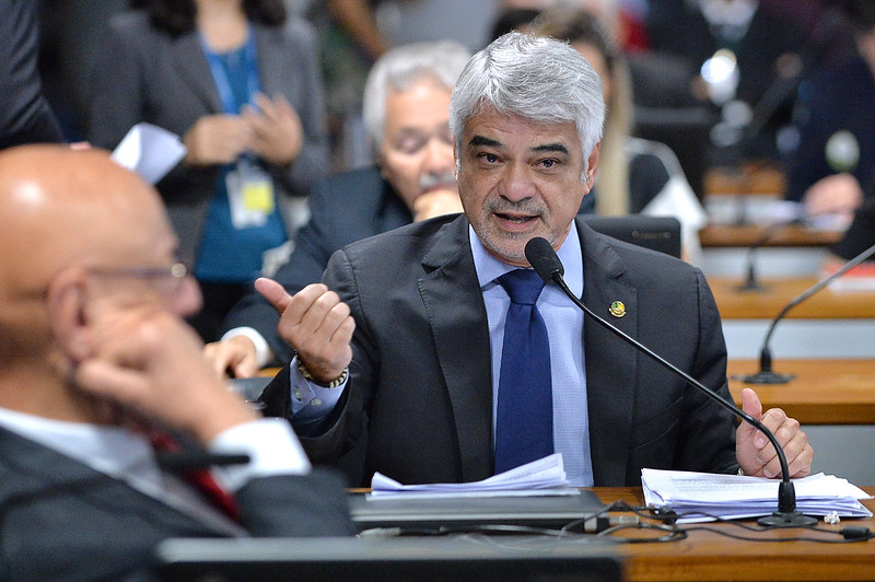 Apoio à liberdade de Lula mostra que há desejo para que ele volte, diz Humberto