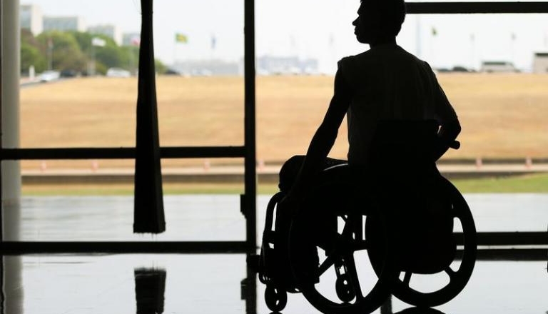 Governo ataca política de cotas para pessoas com deficiência