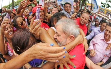 Moro não aceita Justiça e comanda ataque ilegal a Lula