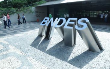 Auditoria no BNDES desmoraliza fake news bolsonarista