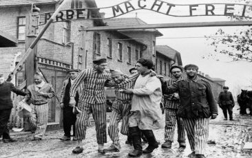 75 anos de Auschwitz, símbolo da luta contra a selvageria neoliberal