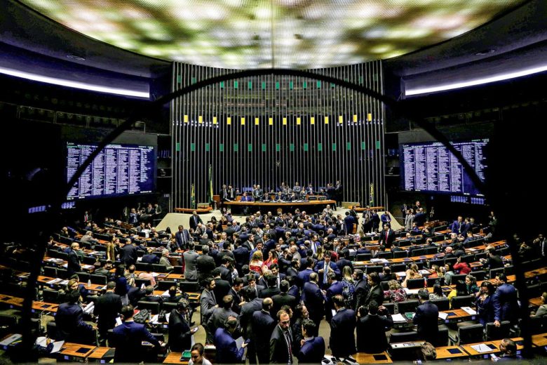 PT e Oposição cobram investigar compra de votos na reforma