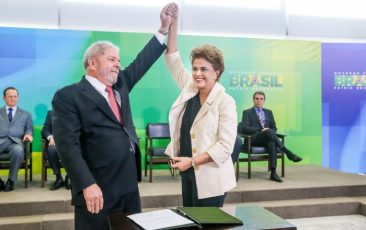 “A verdade não está enterrada”, diz Dilma sobre documentário