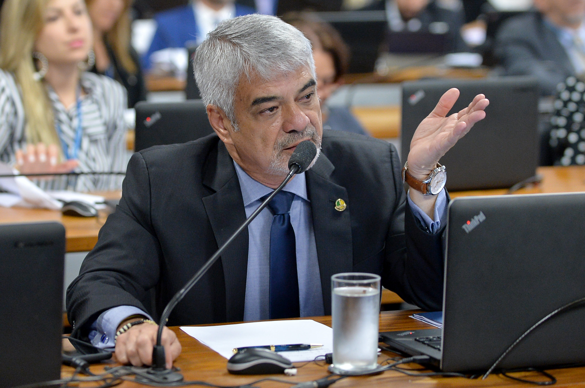 Bolsonaro está tornando o Brasil mais perigoso, alerta Humberto