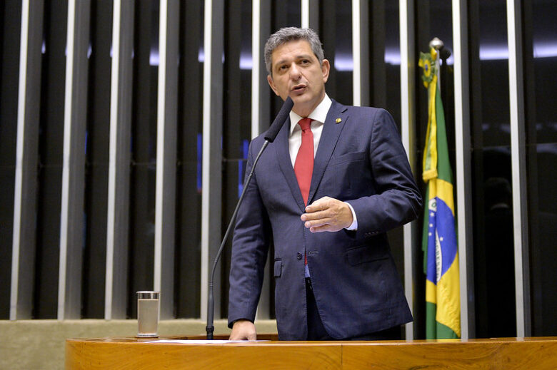 Bancada convoca defesa da democracia, das instituições e do Brasil