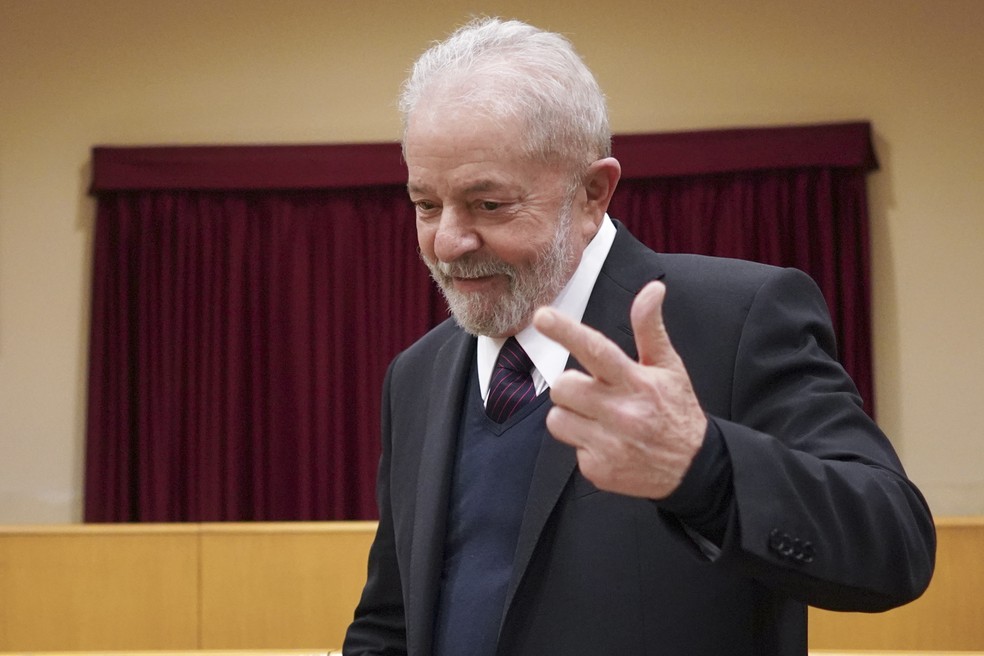 Em Berlim, Lula defende luta contra a desigualdade e investimento contra a crise