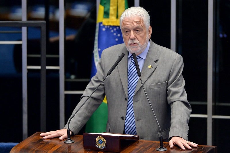Wagner cobra informações sobre a política ambiental brasileira