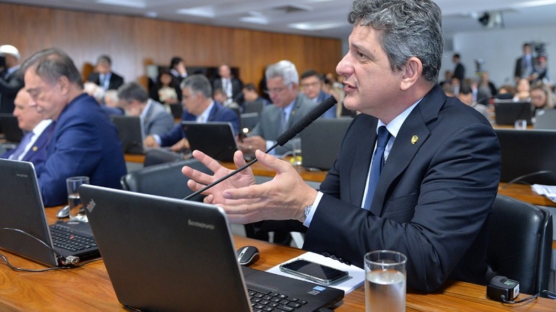 Rogério Carvalho sai de um início tímido para o protagonismo na oposição