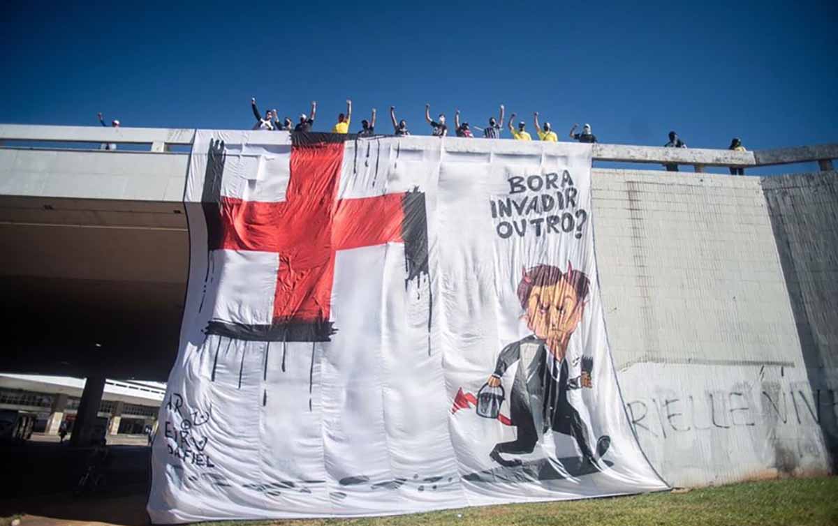 Antifascistas e movimentos sociais protestam contra Bolsonaro