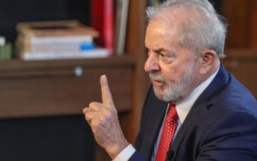 Lula: “Vamos juntos reconstruir o Brasil”