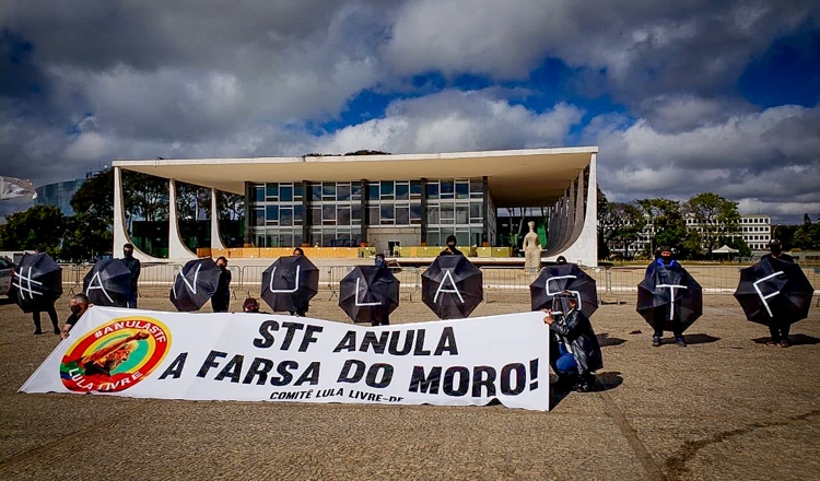 Lava Jato contribuiu para o caos que o Brasil vive, diz artigo no NYT