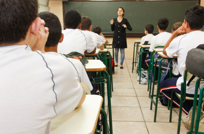 Corte orçamentário de R$ 1,6 bilhão ameaça educação