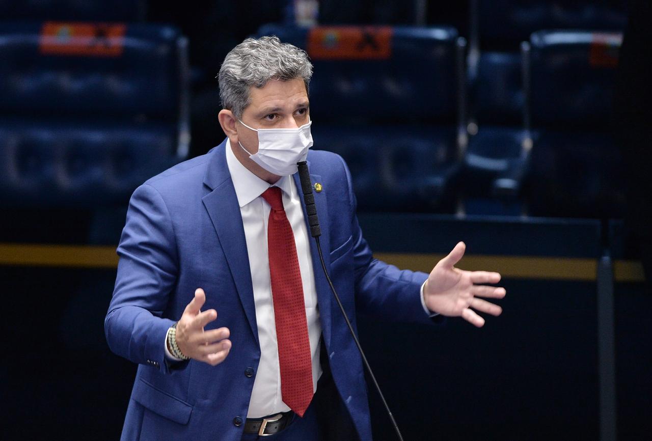 Rogério condena insistência do governo em ataques à China