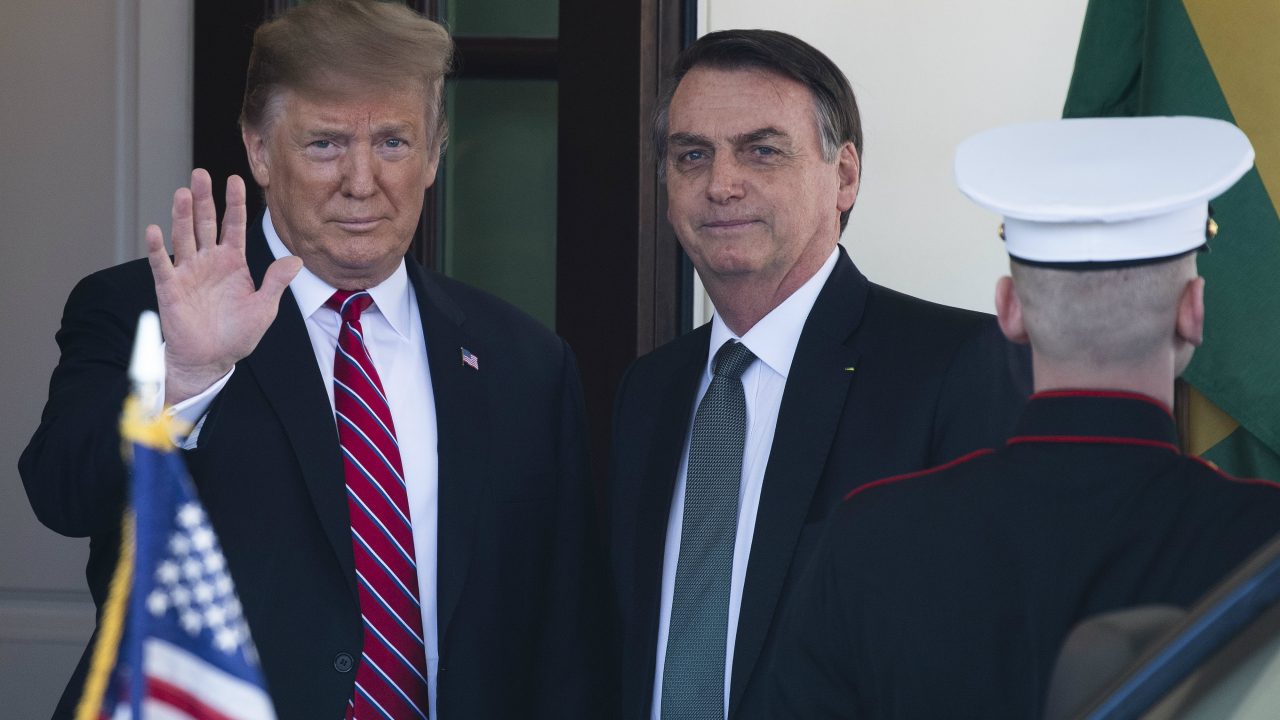 Senadores criticaram alinhamento automático do Brasil com Trump