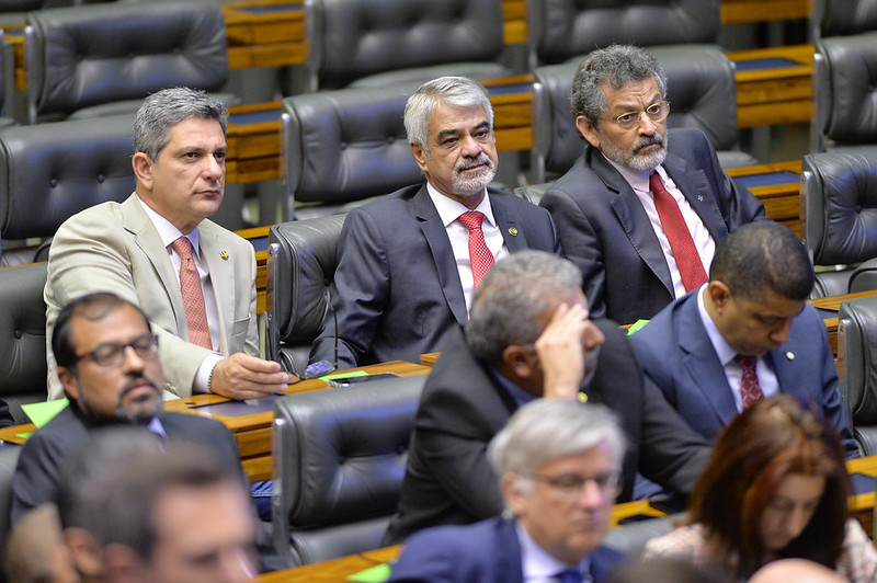 Senadores elogiam decisão do STF e defendem CPI da Lava Jato