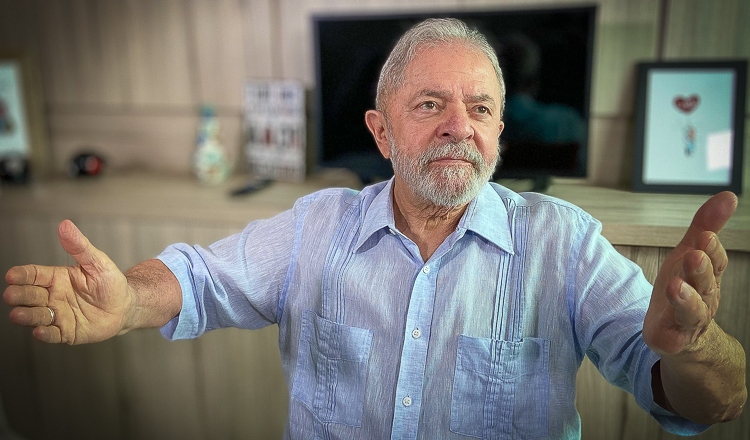 Lula: “Primeiro discutir o Brasil, depois candidaturas”