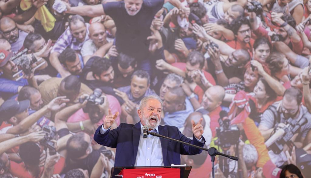 Lula convida a lutarmos por um país justo e soberano