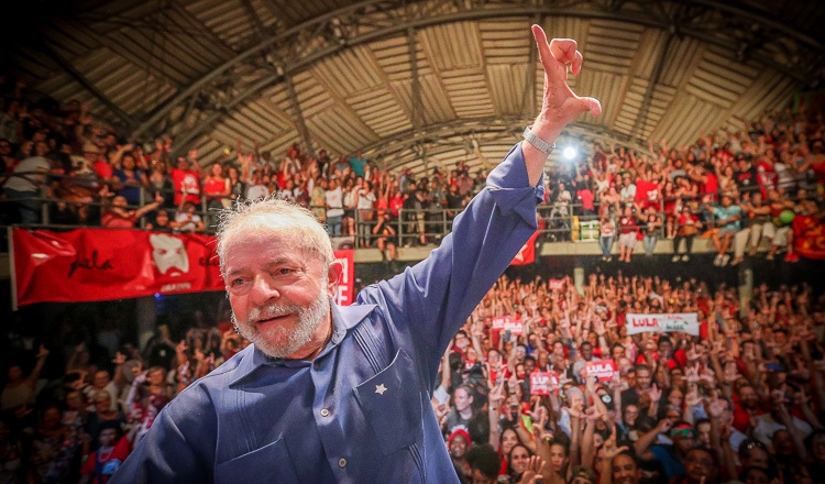PT do Senado celebra aniversário de Lula