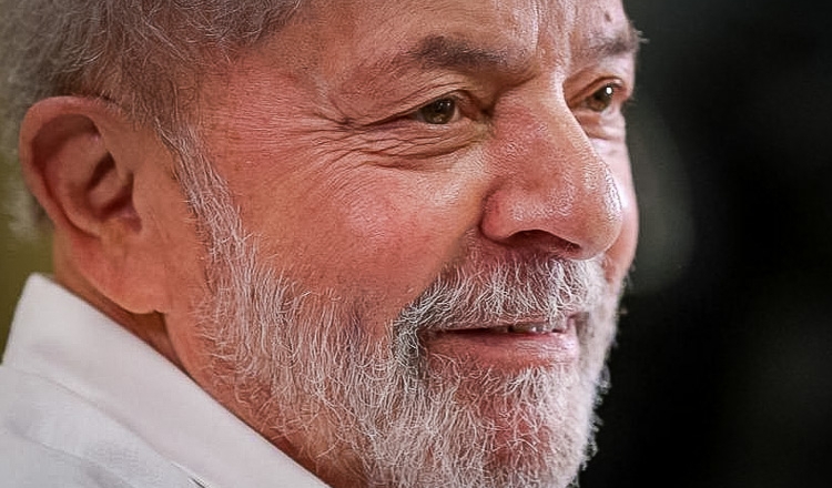 Lula celebra apoio de Biden à quebra de patentes de vacinas