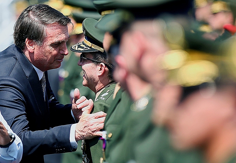 Bolsonaro, militares e a agenda do golpe