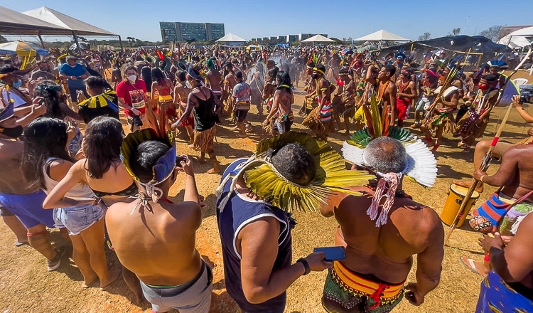 Cinco mil indígenas voltam a Brasília para barrar Marco Temporal
