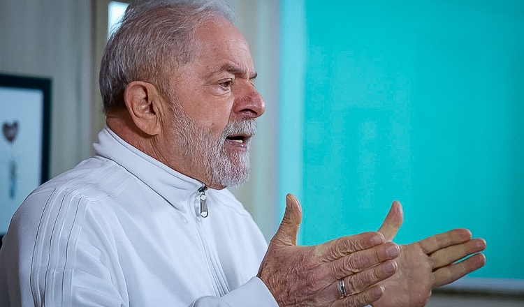 Lula: “Temos de incluir o pobre no orçamento e o rico no IR”