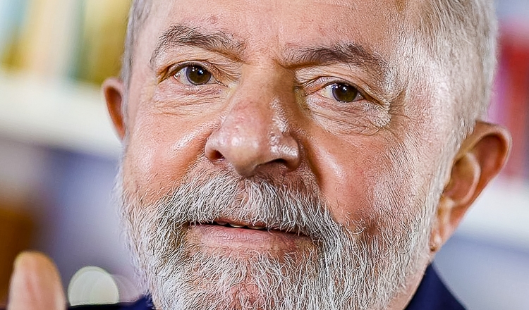 Lula: “Bolsonaro será julgado, e é disso que ele tem medo”