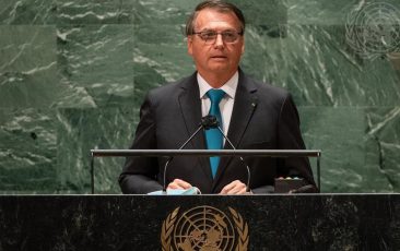 Bolsonaro piora ainda mais imagem do Brasil, opinam senadores