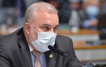 Jean Paul critica proposta de Bolsonaro que pune estados