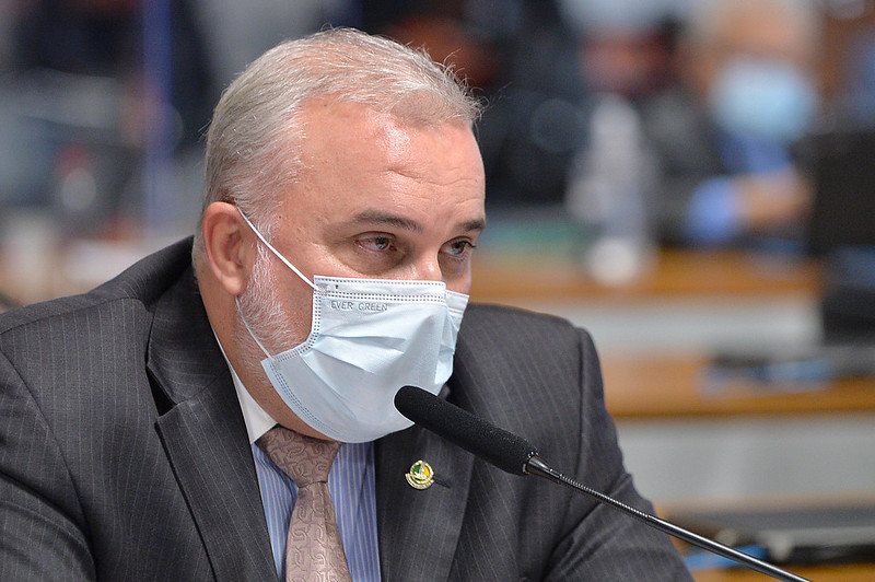 Jean Paul critica proposta de Bolsonaro que pune estados