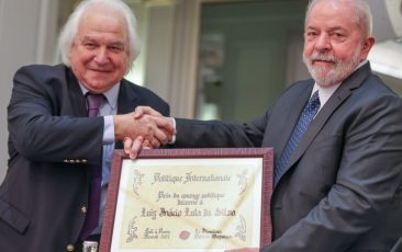 Por igualdade e justiça, Lula recebe prêmio ‘Coragem Política’ na França
