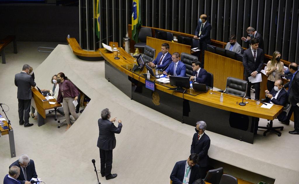 Congresso garante suspensão de prazo de concurso público