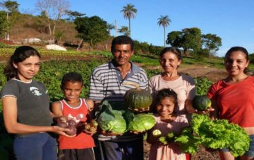 Bolsonaro volta a cortar crédito para agricultura familiar