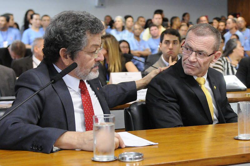 Senadores cobram de Augusto Aras que cumpra papel republicano