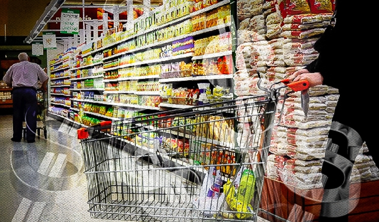 Inflação faz população deixar de comprar produtos básicos
