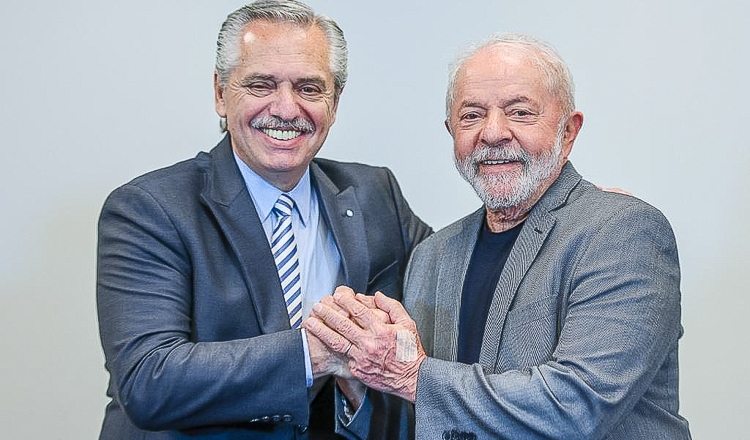 Lula já reaproxima o Brasil do resto do mundo